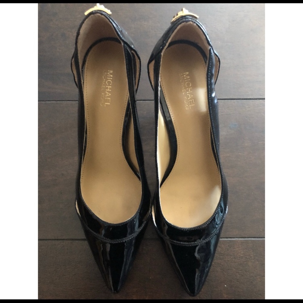 MICHAEL by Michael Kors Black Pumps w/ Gold Locks